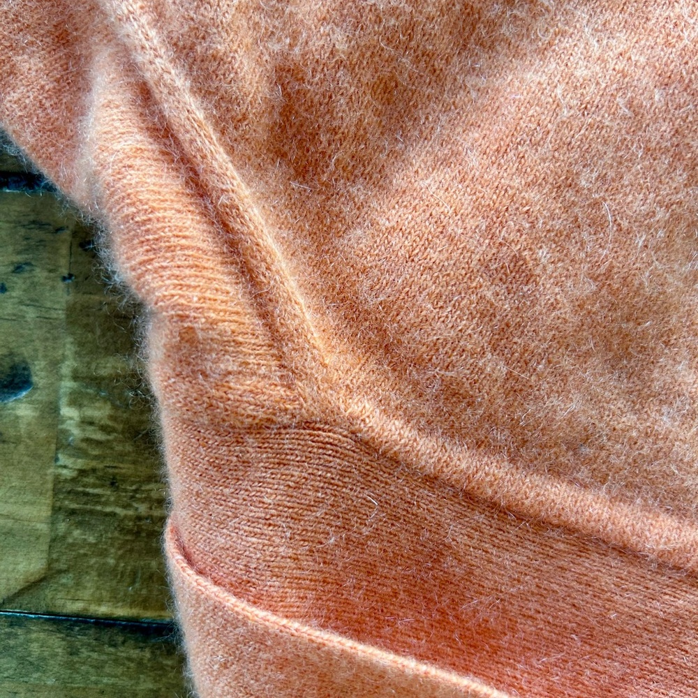 ****SOLD**** Vintage Cashmere Sweater / Pringle of Scotland - Picture 7 of 12